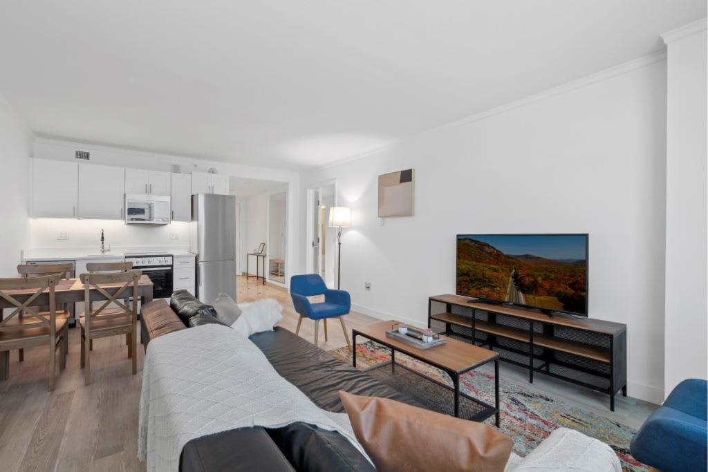 Beachfront 1br2ba Cozysuites At Showboat *